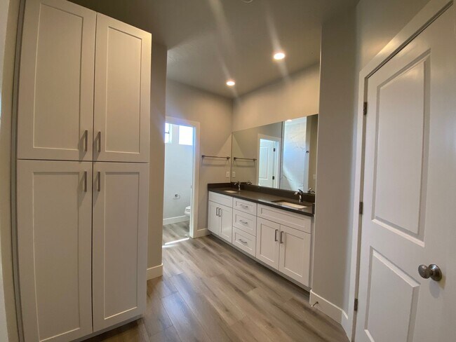 Building Photo - 3 BEDROOM SAND HOLLOW TOWNHOME FOR RENT!