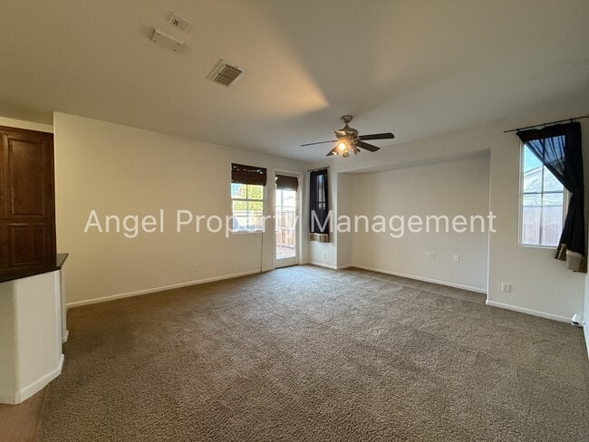 Building Photo - 3055 Brunnet Ln