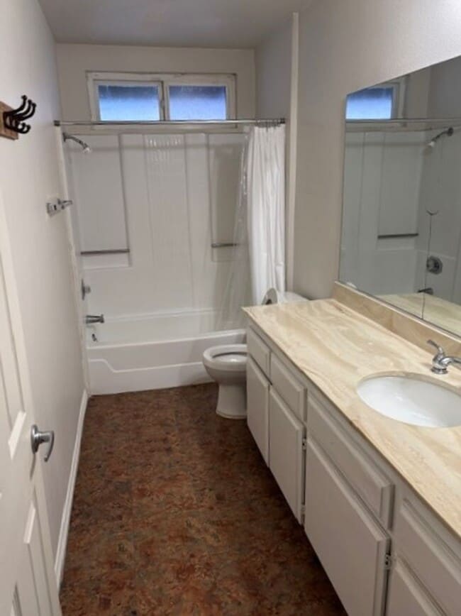 Building Photo - Low in La Quinta Cove