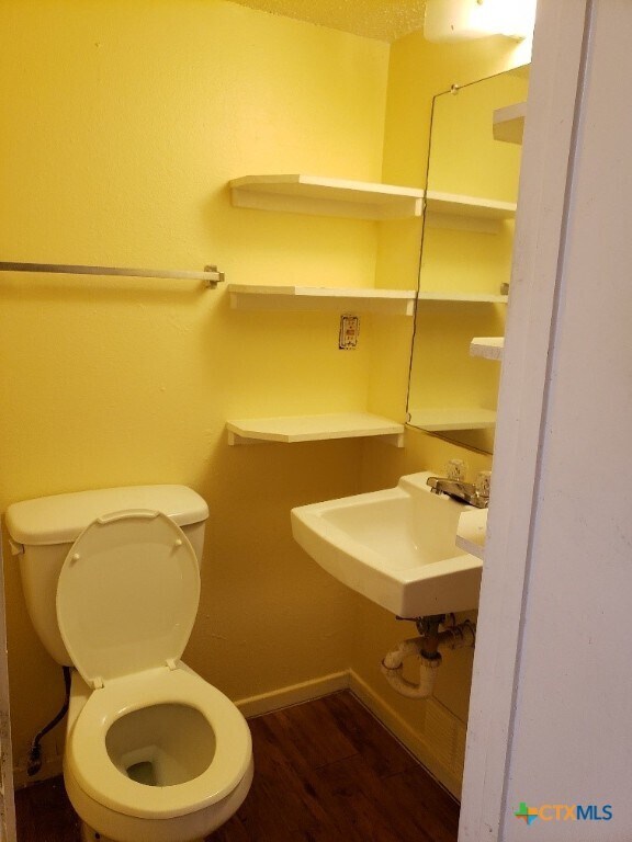 Building Photo - 1706 N Interstate 35