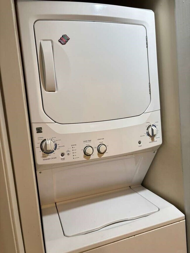 Building Photo - 7318 Dearborn St