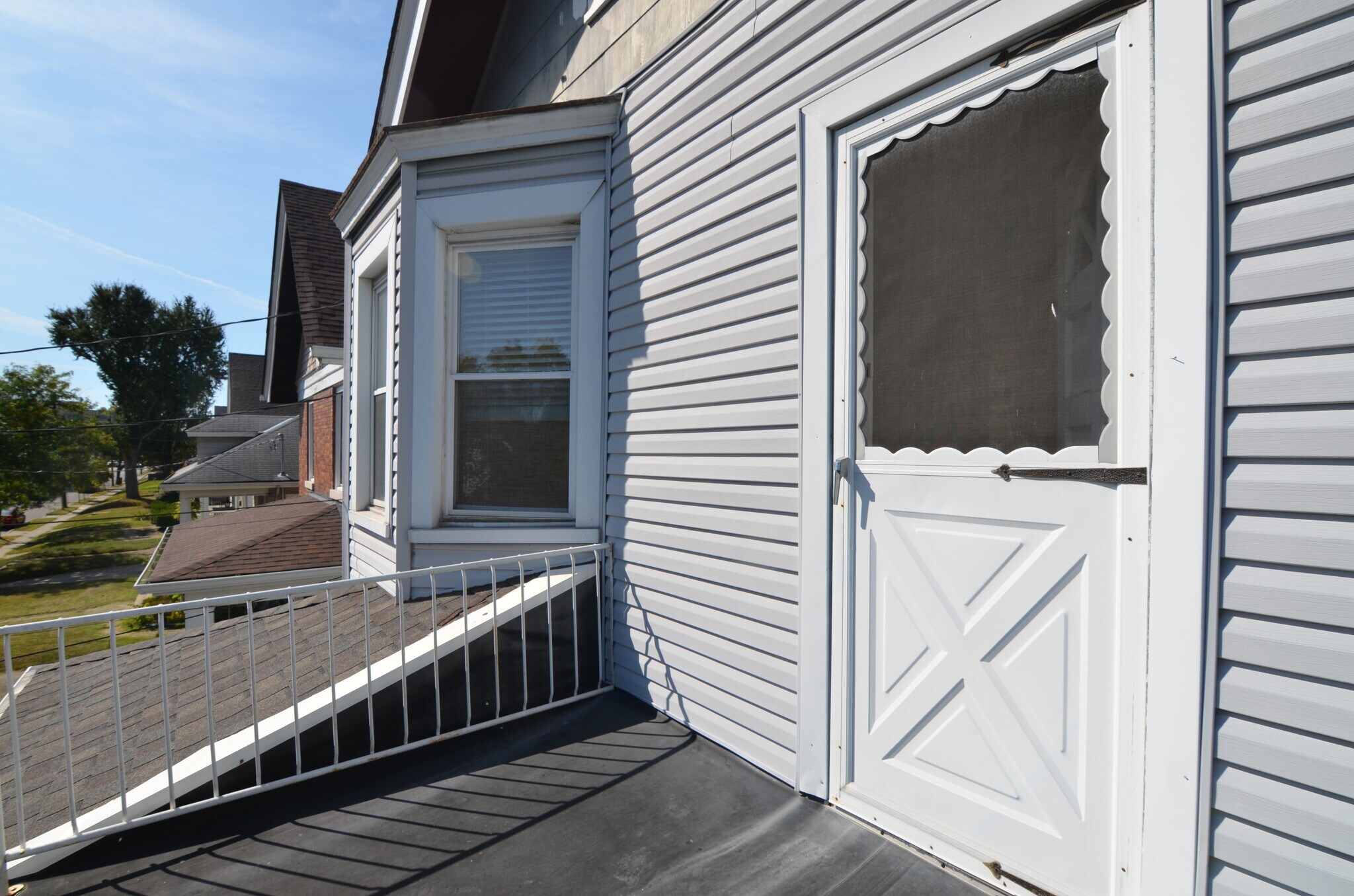 Building Photo - 2748 Markbreit Ave