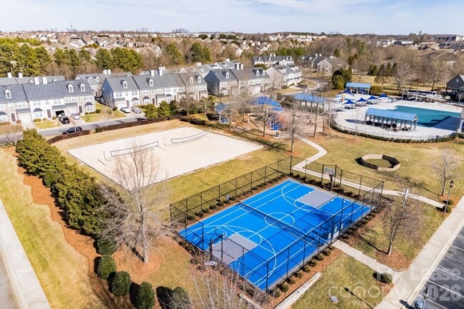 Building Photo - 5826 Castlecove Rd