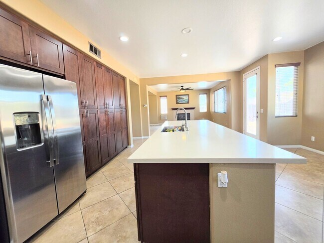 Building Photo - 30040 Cheveley Park St
