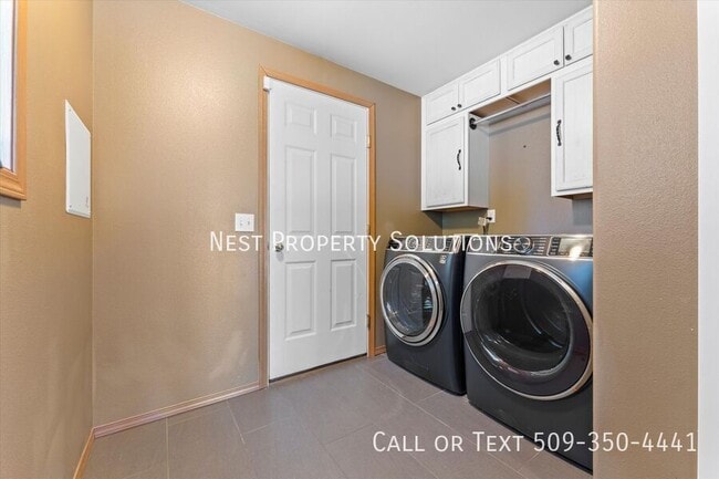 Building Photo - 812 Sage Bay Dr