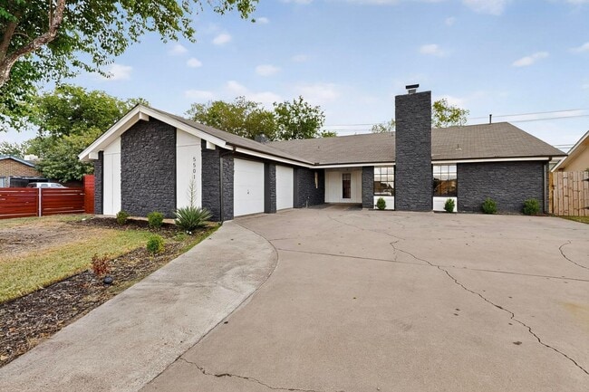 Building Photo - 5501 Purple Sage Dr