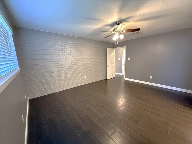 Building Photo - 17119 Barcelona Dr