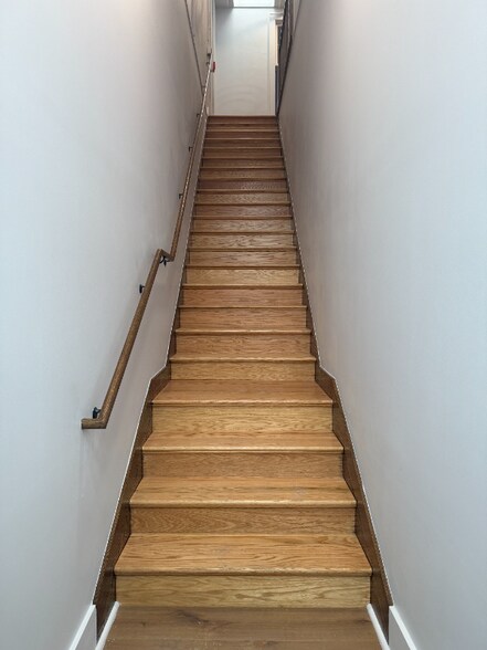 Building Photo - 215 N Main St