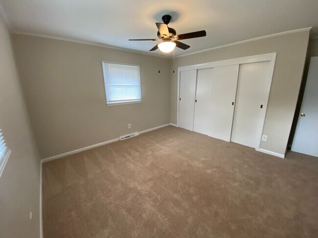 Building Photo - Coming Available July 2025 – Spacious 3BR/...