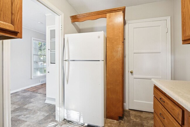 Building Photo - 2044/2046 S 20th St Duplex