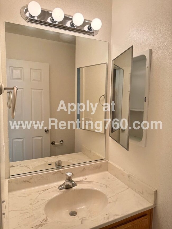 Building Photo - Beautiful Home in Copper Hills!