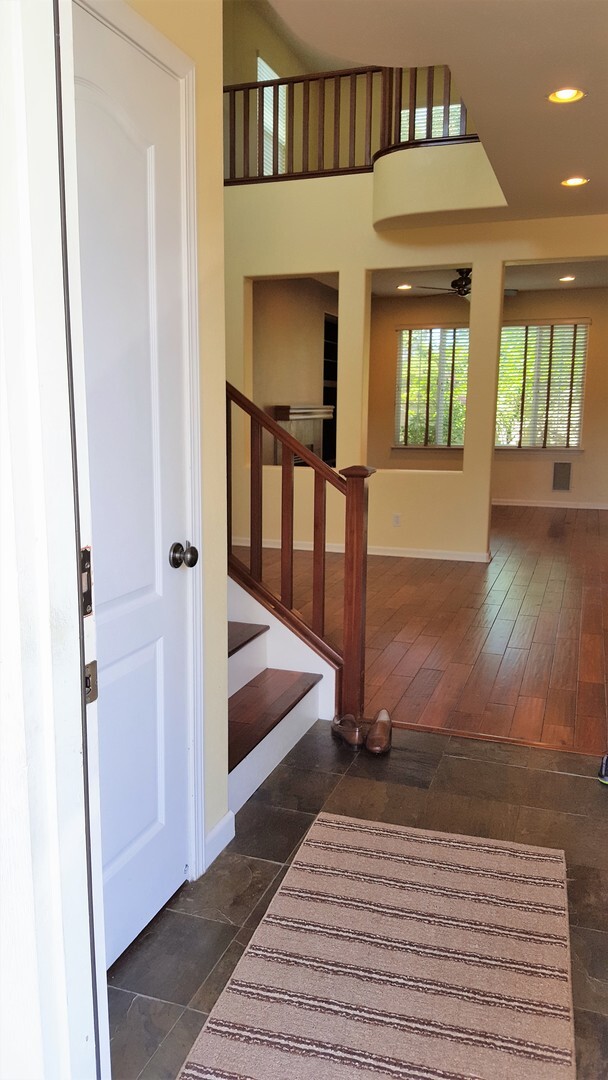 Building Photo - San Ramon's Lovely Windemere, Canadora Two Story Home 3 Br. + Loft, 2.5 Ba.