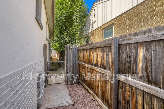 Building Photo - 4618 W 35th Ave
