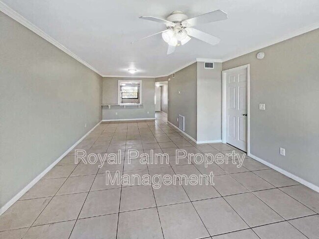 Building Photo - 4530 SW 10th Ave