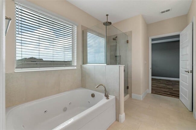 Building Photo - 16771 Oakboro St