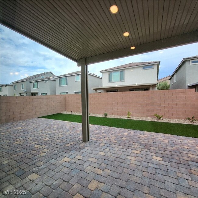 Building Photo - 5724 Avondale Rise Wy