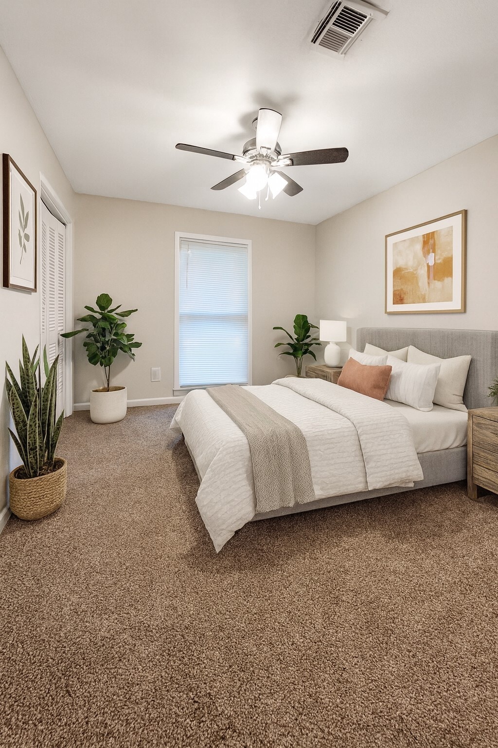front bedroom - 3737 Hunting Creek Rd