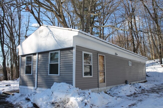 Building Photo - 192 Manchester St