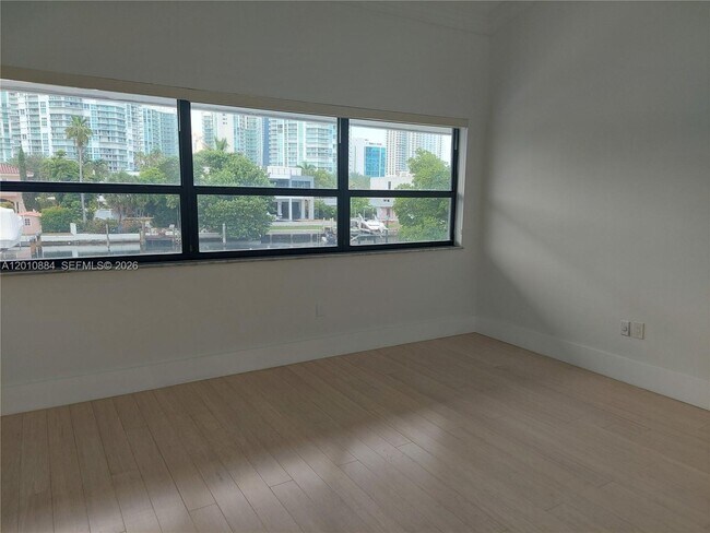 Building Photo - 255 Poinciana Island Dr