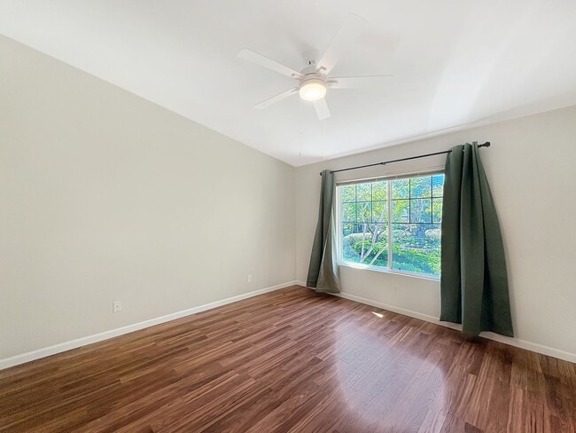 Building Photo - Stunning 3B/2.5BA Home in San Diego w/ Fir...