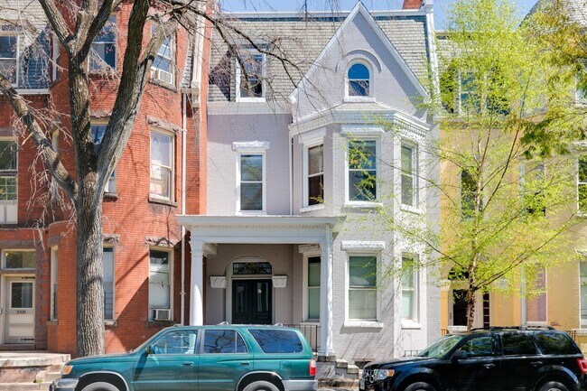 Primary Photo - 1006 Park Ave
