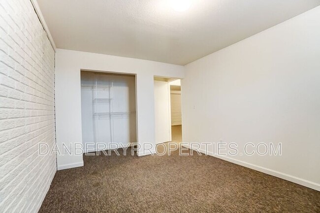 Building Photo - 3704 Willow Run Dr