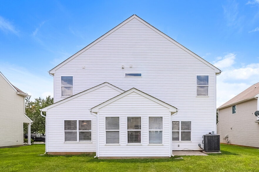 Building Photo - 620 Wrayhill Dr