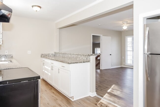 Building Photo - 2207 Pisgah Cir NW