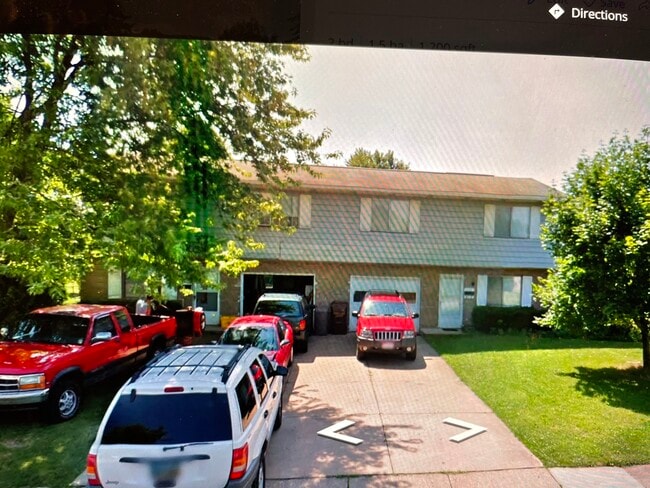 Building Photo - 4461 Maplepark Rd
