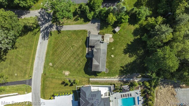 Building Photo - 6096 Darramoor Rd