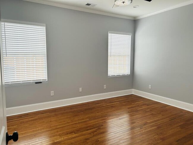 Building Photo - 305 Claybrooke Dr