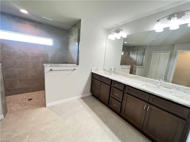 Building Photo - Stunning 4 Bed 3 Car Garage Home Available Now Near Burnt Store Rd