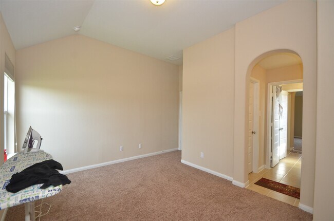 Building Photo - 27403 Canyon Reach Dr