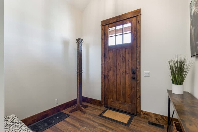 Building Photo - 2406 Tamarack Trail