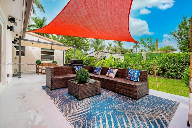 Building Photo - 1622 Mayo St