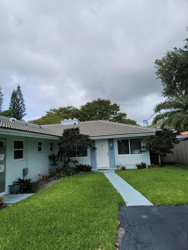 Building Photo - 1680 NE 34th Lane B Oakland Park Fl 33334