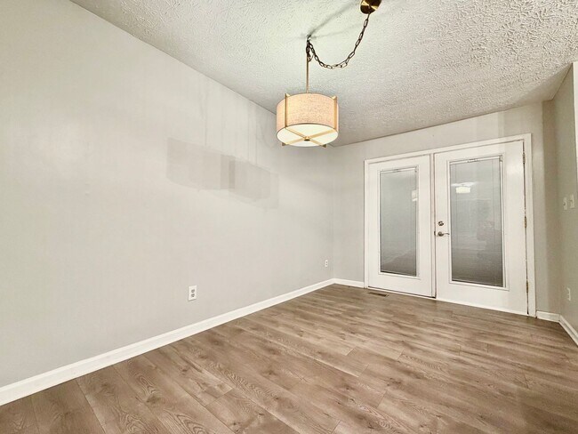 Building Photo - 3109 Henslowe Dr