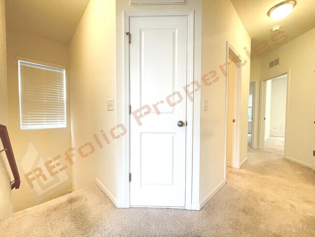 Building Photo - Great Location! 2 Story 3 Bedroom 1 Car-Garage End Unit Town Home with Community Pool  @ 55 James...