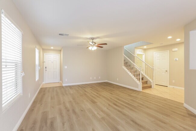 Building Photo - 10186 W Glen Aire Ave