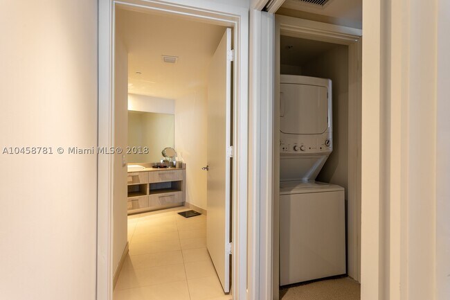 Building Photo - 4111 S Ocean Dr
