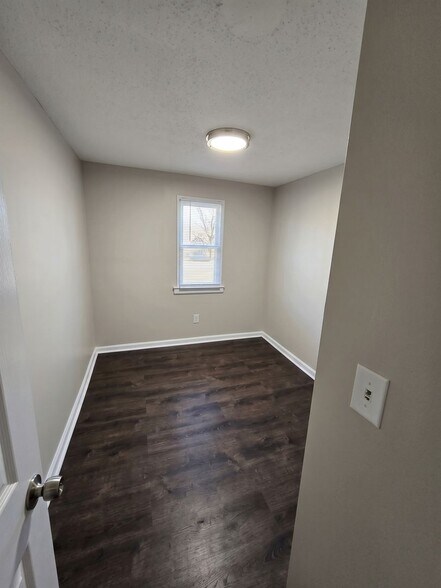 Building Photo - 16614 Woodbine St