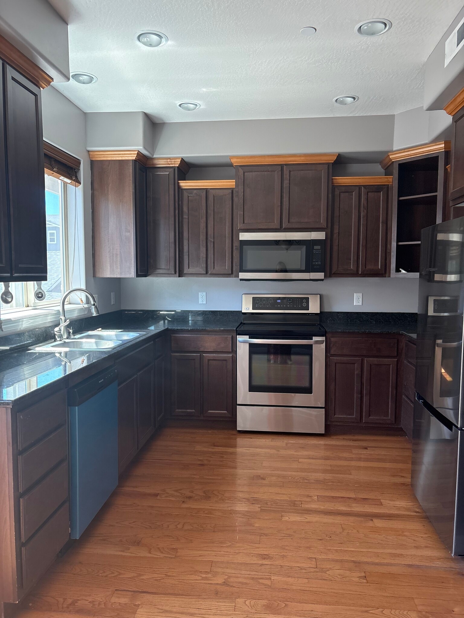Building Photo - 341 Englemann Ln