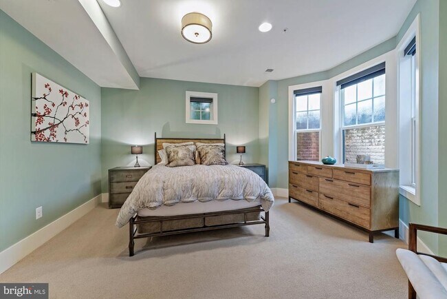 Building Photo - 783 Morton St NW