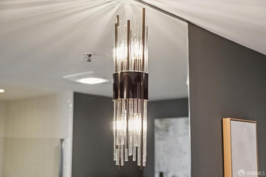 Building Photo - 1388 Gough St