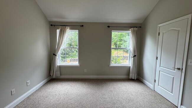 Building Photo - 5685 Hyacinth Ln