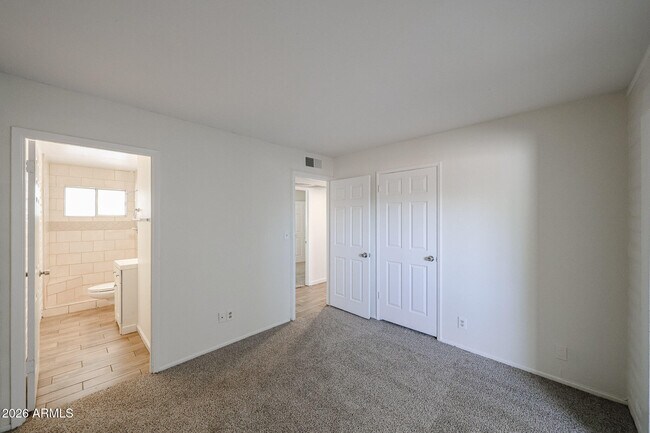 Building Photo - 3119 W Country Gables Dr