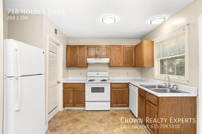 Building Photo - 718 Holder Dr