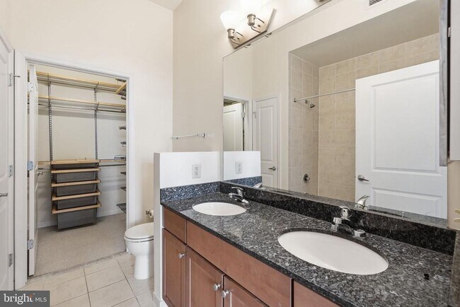 Building Photo - 309 Holland Ln