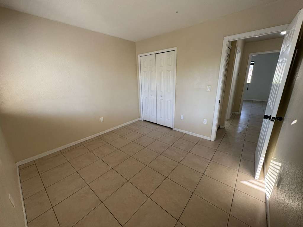 Building Photo - 2819 SE 15th Rd