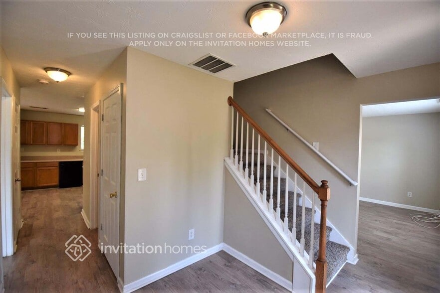 Building Photo - 1027 Lear Dr